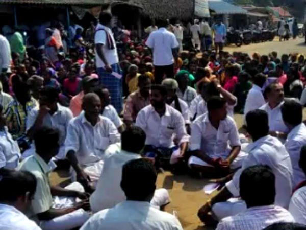 Public protest road roko in Pudukottai Public protest road roko in Pudukottai
