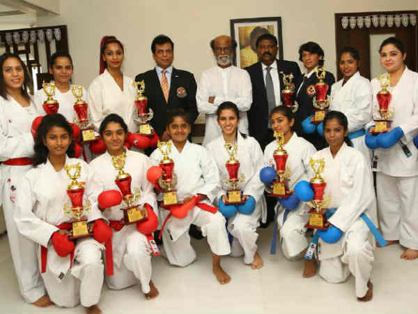 கராத்தேவை ரசித்த ரஜினி