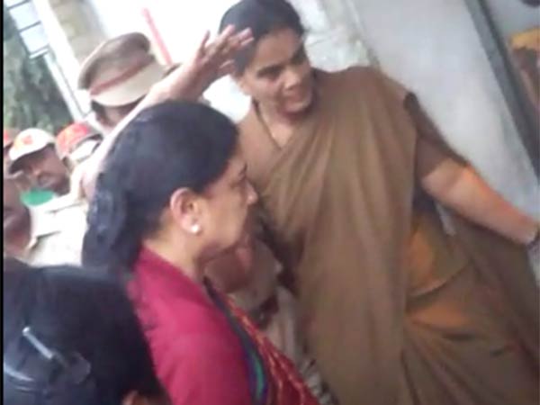 மகளிர் ஆணைய தலைவி