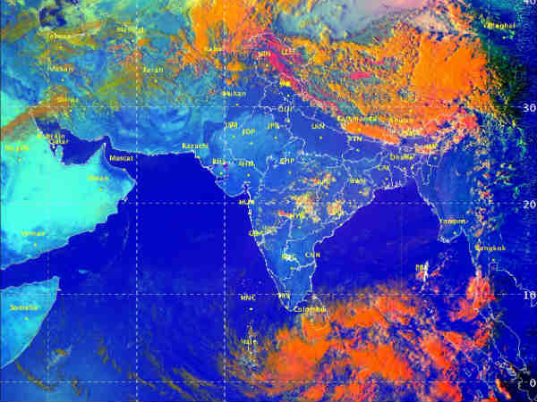 Storm is likely to occur in Tamilnadu coastal areas Storm is likely to occur in Tamilnadu coastal areas