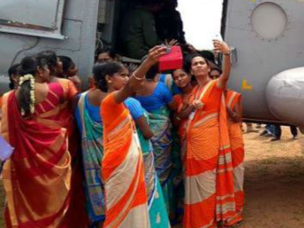 ஸ்டேடஸ்க்காக செய்யும் இளசுகள்