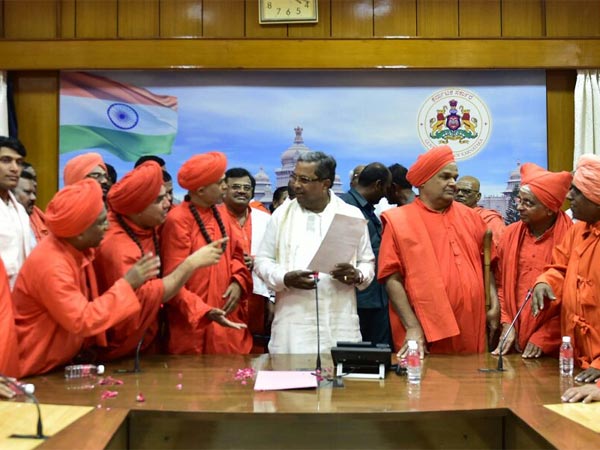 61 per cent Lingayats back religious minority tag says survey 61 per cent Lingayats back religious minority tag says survey