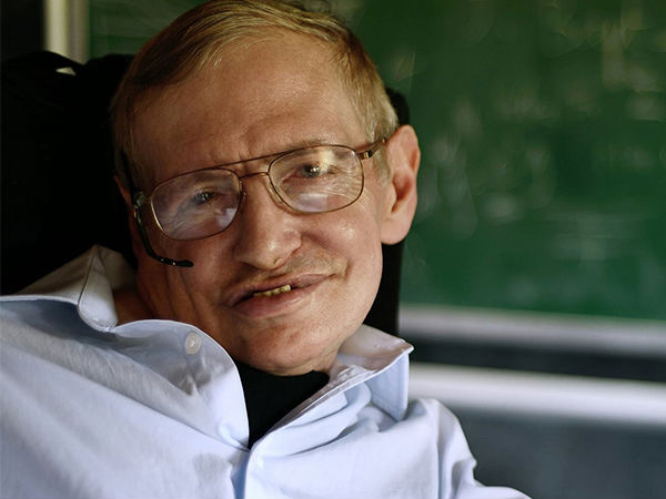Quiet people have the loudest minds - Stephen Hawking Quiet people have the loudest minds - Stephen Hawking