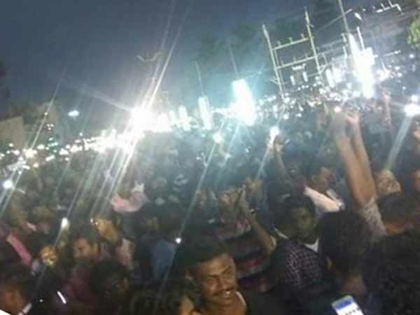 Sterlite protestors continuing their protest in nights too for the continuous 46th day Sterlite protestors continuing their protest in nights too for the continuous 46th day