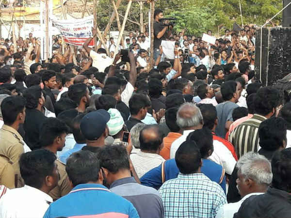 Tuticorin stalled after strike call against Sterlite unit in TN Tuticorin stalled after strike call against Sterlite unit in TN