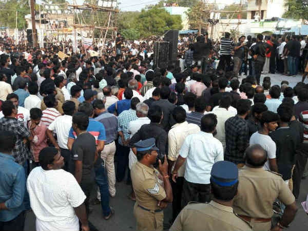 Tuticorin stalled after strike call against Sterlite unit in TN Tuticorin stalled after strike call against Sterlite unit in TN