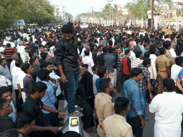 Tuticorin stalled after strike call against Sterlite unit in TN Tuticorin stalled after strike call against Sterlite unit in TN