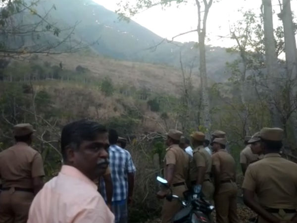 Kerala police extends their help on rescue operation in Theni Forest Fire Kerala police extends their help on rescue operation in Theni Forest Fire