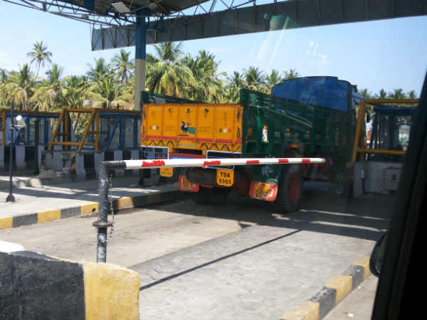 சுங்கக்கட்டணக்கொள்ளை தடுக்க வேண்டும்