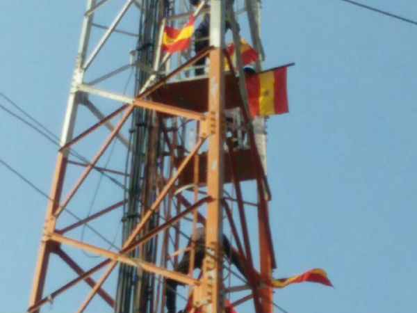Public protest demanding Cauvery Management board climbing on Cell phone towers Public protest demanding Cauvery Management board climbing on Cell phone towers
