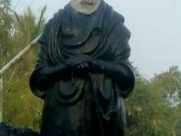 சிலை உடைப்பு