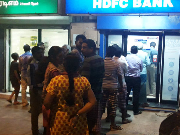 Most of the ATMs are running out of money in Tamilnadu, creates Demonetisation panic Most of the ATMs are running out of money in Tamilnadu, creates Demonetisation panic