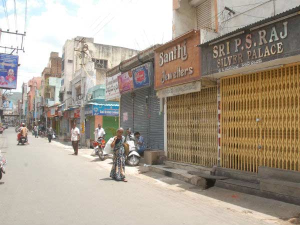Special status issue: Complete shutdown in Andhra Special status issue: Complete shutdown in Andhra