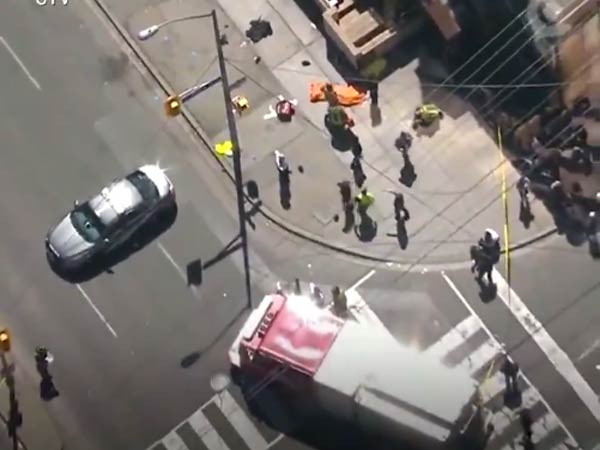 Canada: 9 dead by Van plowing at Toronto sidewalk Canada: 9 dead by Van plowing at Toronto sidewalk