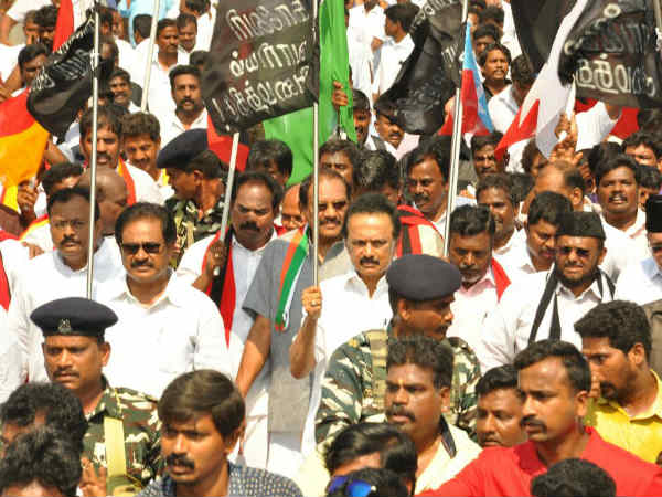 தலைவர்கள் மறியல்