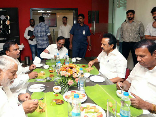 சந்திசேகர ராவ் ஆலோசனை