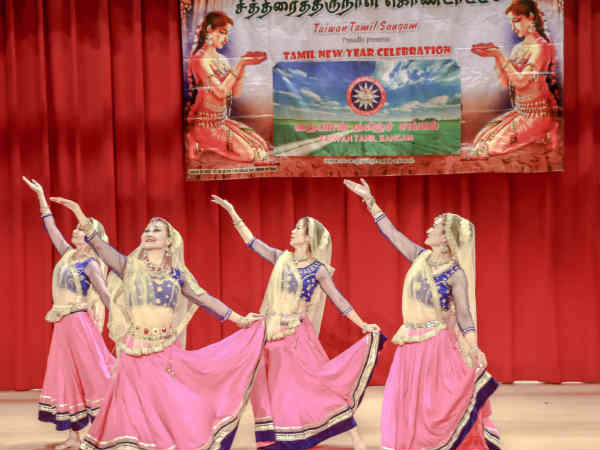ஆடல் பாடல் நிகழ்ச்சி