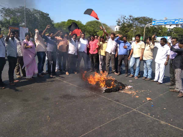 DMK workers protest against H Raja DMK workers protest against H Raja