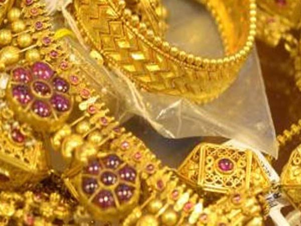 தங்கத்தில் முறைகேடு