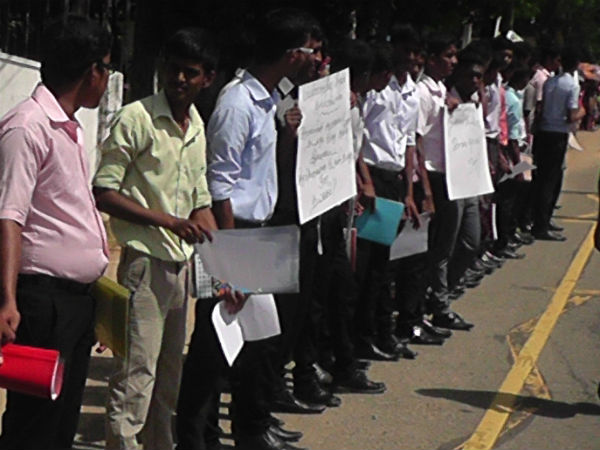 Human chain protest for Cauvery board issue in Madurai Human chain protest for Cauvery board issue in Madurai