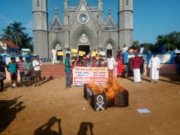 Struggle in Idindhakarai demanding closure of Sterlite plant Struggle in Idindhakarai demanding closure of Sterlite plant