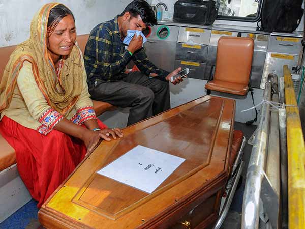 Government announces Rs.10 lakh for 39 workers killed in Iraq Government announces Rs.10 lakh for 39 workers killed in Iraq