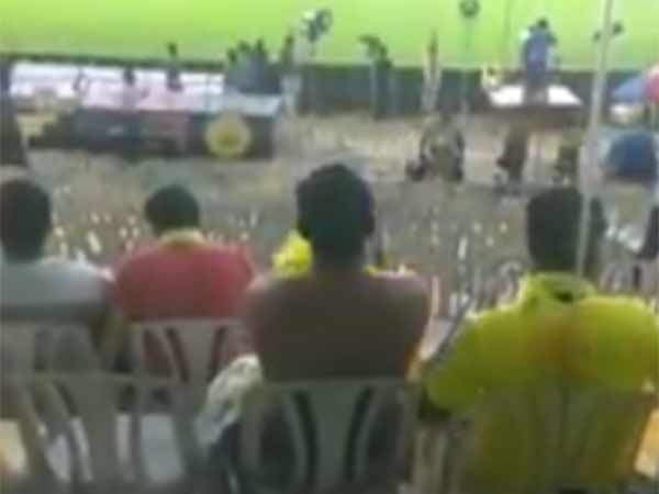 இருக்கைகள் காலி