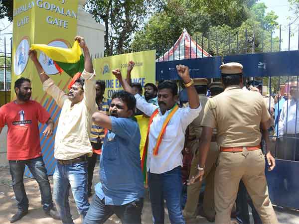 பாம்பு வந்தால்