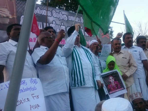 Indian Union Muslim League Party protest in Kadayanallur Indian Union Muslim League Party protest in Kadayanallur