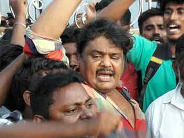 Mansoor Ali khan released from Puzhal jail Mansoor Ali khan released from Puzhal jail
