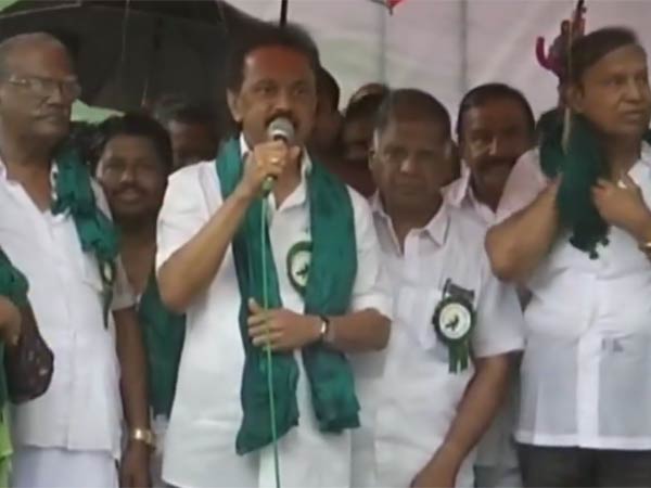 MK Stalin criticises Modi and Edappadi MK Stalin criticises Modi and Edappadi