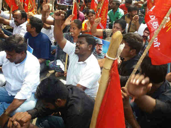 The arrest of the Nam Thamizhar tried to siege the state border at Hosur. The arrest of the Nam Thamizhar tried to siege the state border at Hosur.