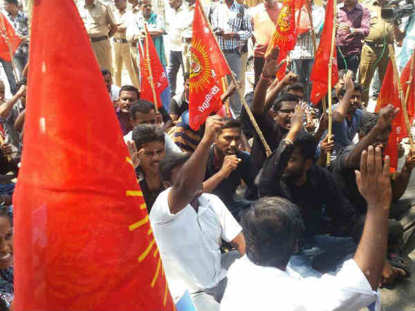 The arrest of the Nam Thamizhar tried to siege the state border at Hosur. The arrest of the Nam Thamizhar tried to siege the state border at Hosur.
