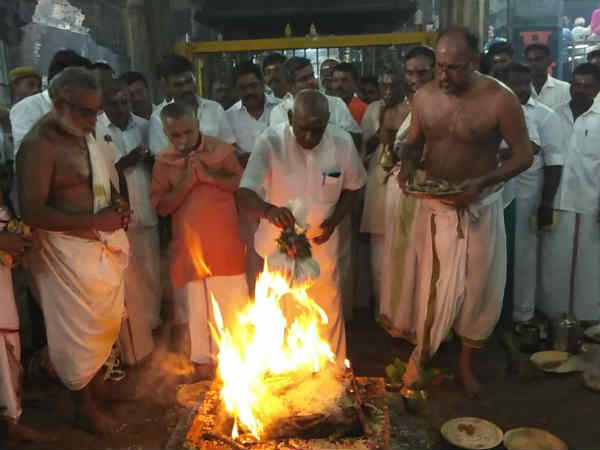 Pon Radhakirshnan did special pooja in Rameshwaram temple Pon Radhakirshnan did special pooja in Rameshwaram temple