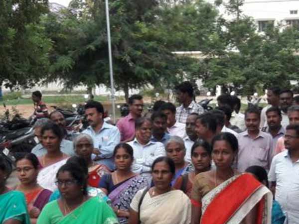 28 families gives mercy killing petition to Thiruvallur collector 28 families gives mercy killing petition to Thiruvallur collector
