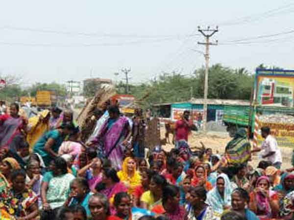 சாலைமறியல்