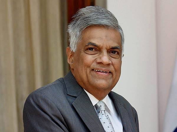 பிரதமருக்கு ஆதரவாக 122 வாக்குகள்