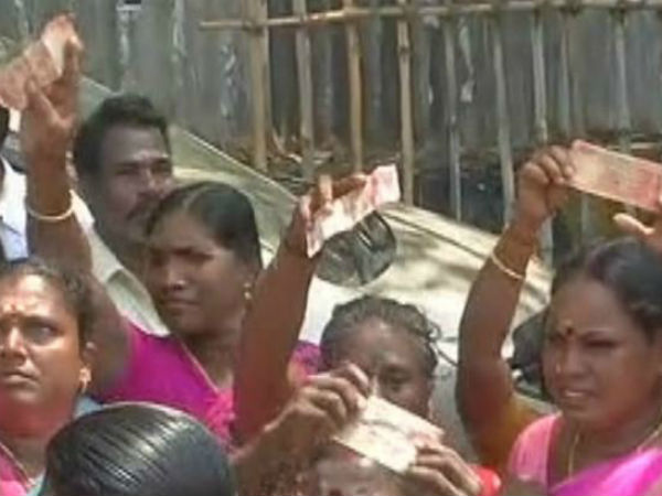 குண்டர்கள் தாக்குதல்