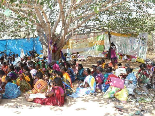 Santhaiyur untouchability walls 2 meter portion demolished by district administration Santhaiyur untouchability walls 2 meter portion demolished by district administration