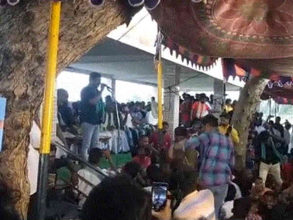 வீதிக்கு வந்து போராடும் நிலையில்