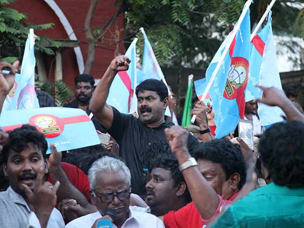 10 பேர் மீது வழக்கு
