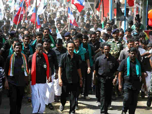 Stalin wears Black dress and go for Cauvery recovery campaign Stalin wears Black dress and go for Cauvery recovery campaign