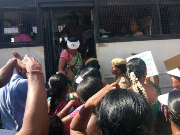 இடைநிலை ஆசிரியர்கள்