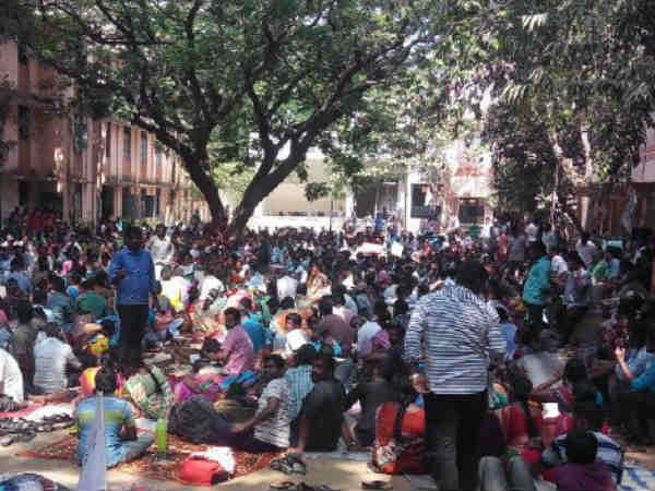 ஆசிரியர்கள் போராட்டம்