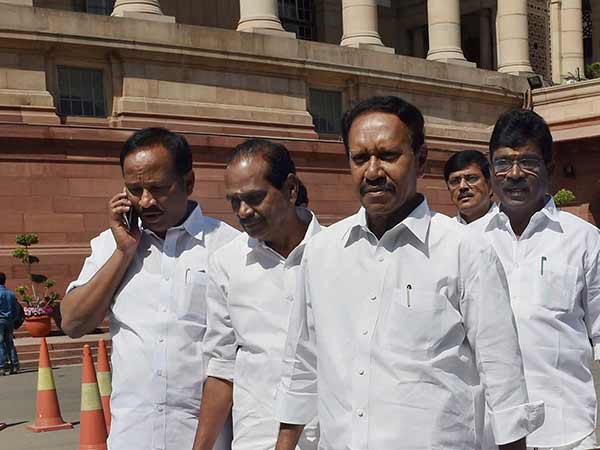 People chosen us to fight for their rights says Thambidurai People chosen us to fight for their rights says Thambidurai
