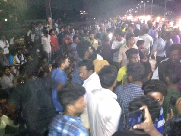 Trichy students stage protest for Cauvery Trichy students stage protest for Cauvery