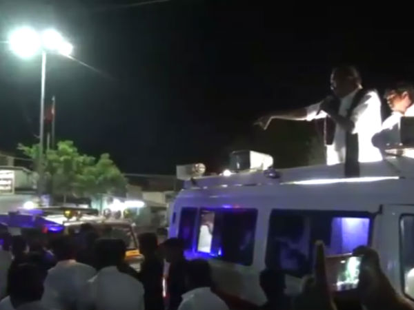 MDMK Vaikos car attacked by BJP goons in Tuticorin MDMK Vaikos car attacked by BJP goons in Tuticorin