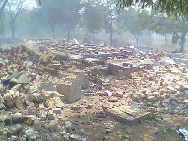 Thunderstorm collapsed in cracker plant-one dead near Sivakasi Thunderstorm collapsed in cracker plant-one dead near Sivakasi