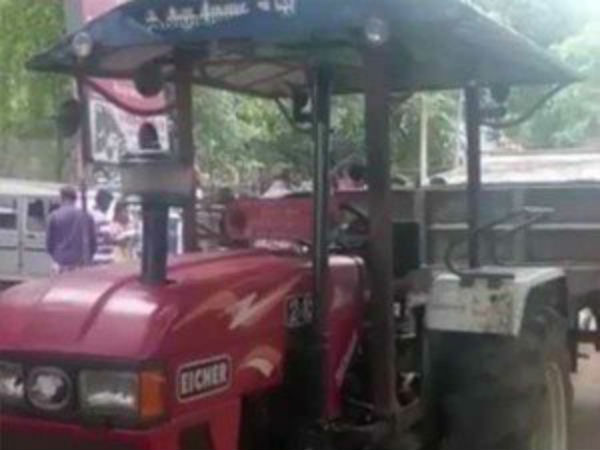 A 4-year-old boy died in a tractor collision accident near Ponneri A 4-year-old boy died in a tractor collision accident near Ponneri