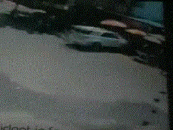 A car crashed into a famous hotel in Pune - Video A car crashed into a famous hotel in Pune - Video